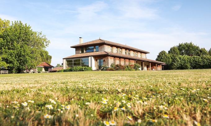 Saint-Julien-en-Born House | Exclusive Suites with Private Reception in Scenic Park