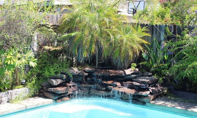 Elk Grove House | Inviting 5 BD Home with Pool and Fire Pit for Your Stay