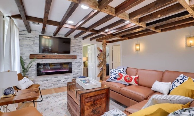 New Providence House | Relaxing Retreat with Hot Tub Near Hunting & Hiking