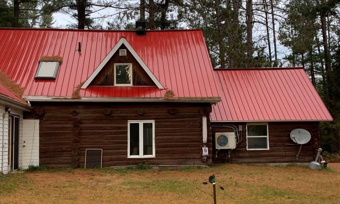 Petawawa House | Beautiful Lakefront Log Home with Trails & Spa Amenities