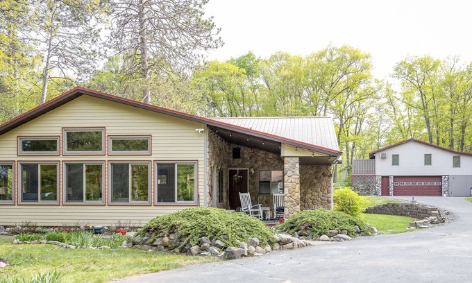 Brainerd House | Perfect 5 BDRM Lake Home & Cabin Near Mille Lacs