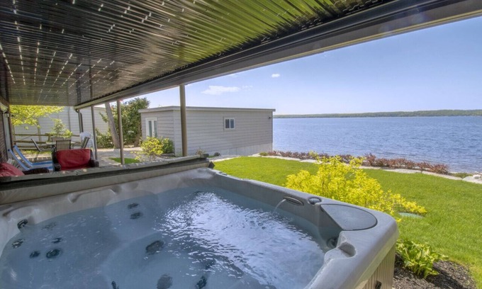 Tay House | Gorgeous 5 Bedroom Waterfront Retreat with Hot Tub & Pool