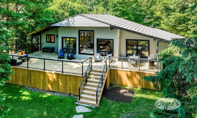 Bala Cottage | Lake Muskoka Cottage: 5 Beds, Family-Friendly Amenities
