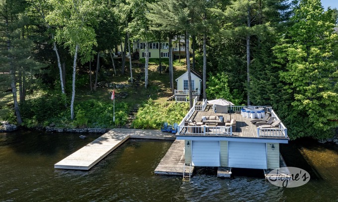 Torrance Cottage | Spacious Cottage with Rooftop Deck & Breathtaking Views!