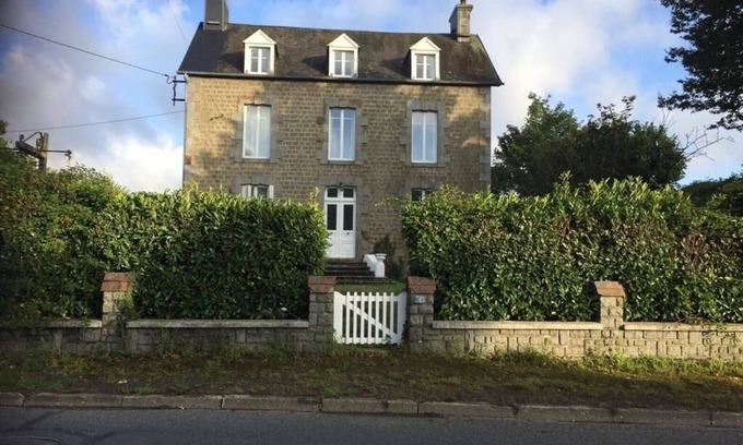 Villedieu-les-Poeles House | Historic 5-Bed Farmhouse in Villedieu Les-Poeles
