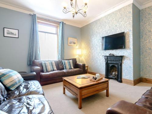 Tynemouth House | Family-Friendly 5-Bed Retreat in Tynemouth, Pet Welcome!