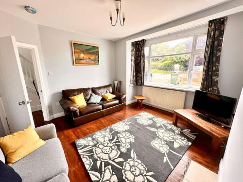 Lee Apartment | Family-Friendly 5-Bed Property in SE12 for Memorable Stays