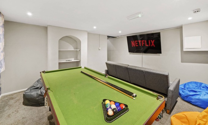 Chatham House | 5 Bed Townhouse~Long Stay Discount~Cinema Room~Wifi