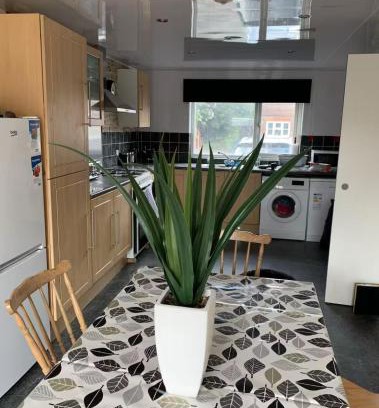 Manchester House | Discover Bryn House: Your Ideal Budget-Friendly Getaway