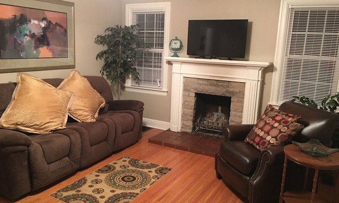 Middletown House | Perfect Family Retreat: 5BR Home with Yard & Spa Access