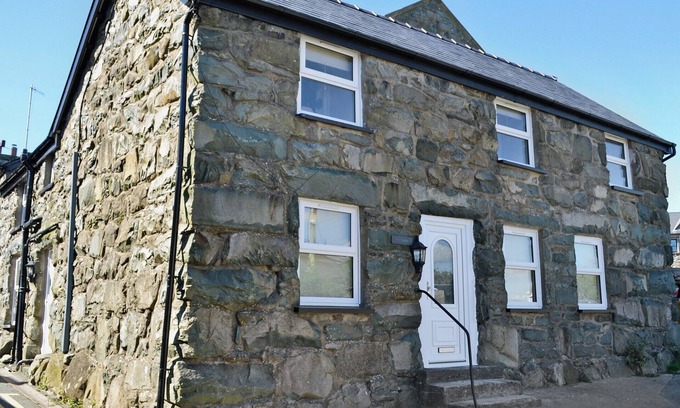 Trawsfynydd Cottage | Spacious 5-Bedroom Retreat in Trawsfynydd near Ffestiniog