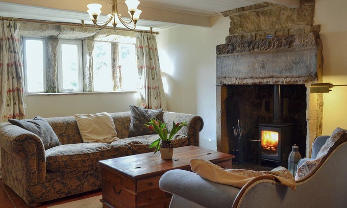 Hebden Bridge Cottage | Spacious 5-Bedroom Retreat in Colden near Hebden Bridge