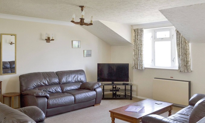 Hope-Cove Cottage | Spacious 5-Bedroom Retreat in Hope Cove with Ocean Views