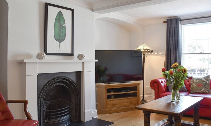 Wimborne Cottage | Ideal 5-Bedroom Accommodation in Wimborne with Breakfast