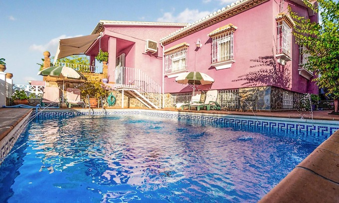 Barrio de la Vega House | Spacious 5 Bedroom Getaway in Monachil with Private Pool