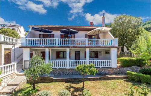 Klenovica House | Ideal 5 Bedroom Home in Klenovica - Pet & Child Friendly
