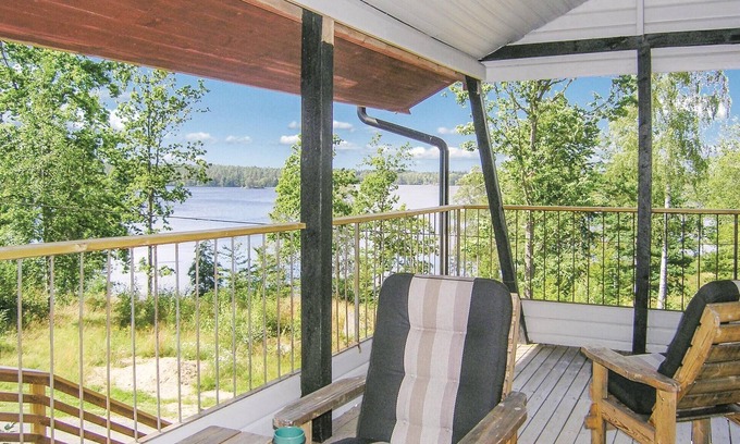 Bor House | Scenic Cottage with Lake View & Spa Near Värnamo