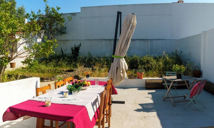 Oeiras Villa | 5-bedroom beach house ideal for groups 5 min walk from Carcavelos beach
