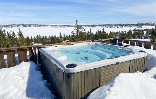 Oyer House | Exceptional 5 Bedroom Home in Sjusjen with Hot Tub
