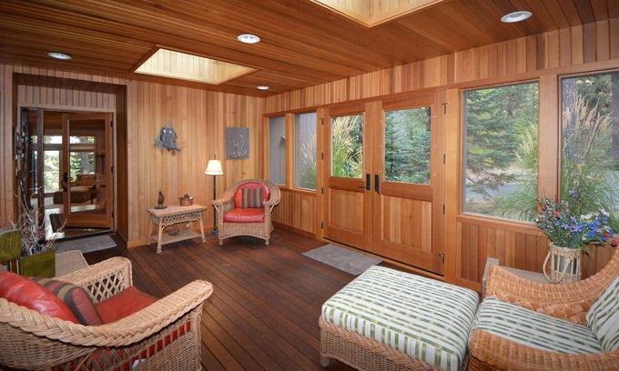 Black Butte Ranch House | Experience Black Butte Ranch: 5 Bedroom Retreat with Amenities