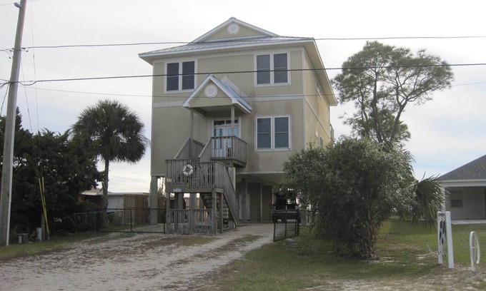 Alligator Point House | 5-Bedroom Beachfront House at Alligator Point, Florida
