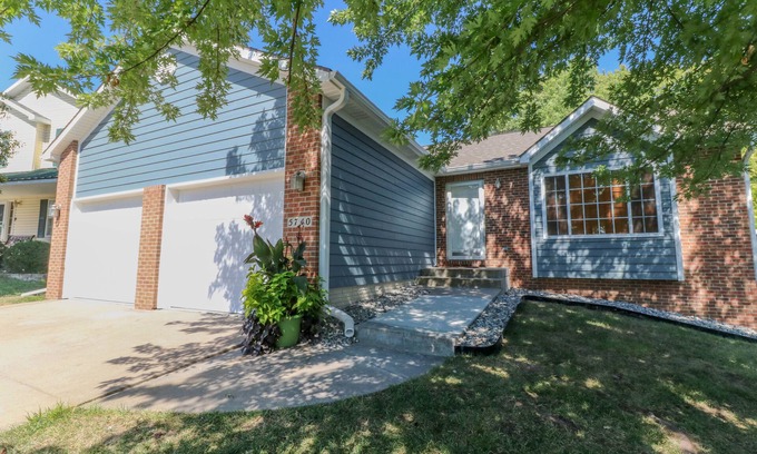 Highlands House | Family-Friendly 5 Bedroom Lincoln Home Near Downtown