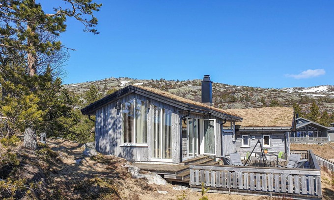Øvre Ramse House | Spacious 5 Bedroom Retreat in Pet-Friendly Dølemo