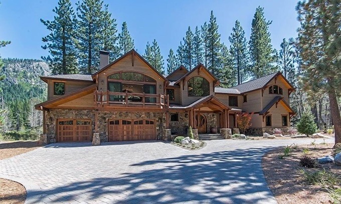 South Lake Tahoe House | Mountain Retreat: 5 Bedroom Estate with Indoor Pool