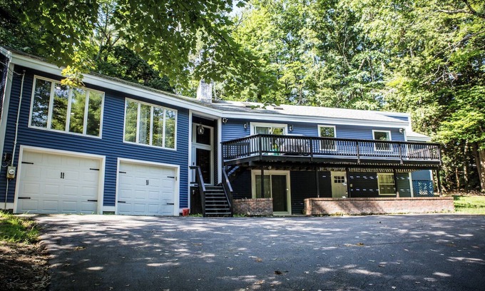 Birch Hill House | Family-Friendly 5 Bedroom Rustic Home in North Conway