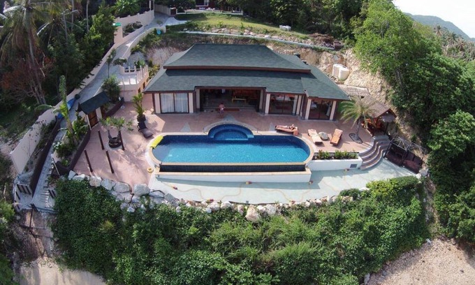 Hin Hong Villa | 5 Bedroom Sea Front Villa with Private Pool in Koh Phangan
