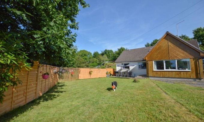 Connel Cottage | Spacious 5 Bedroom House in Connel - Rated 9.8, Family Friendly