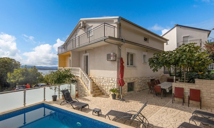 Crikvenica House | Spacious 5 Bedroom Retreat with Oceanfront Views in Crikvenica
