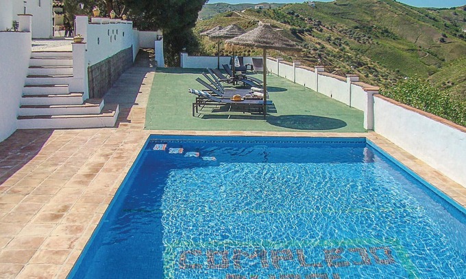 El Borge House | Spacious 5-Bedroom Retreat with Private Pool in El Borge