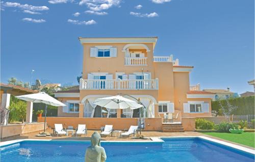 Sa Torre House | Cozy Home in Lluchmajor with Pool and Kitchen Amenities