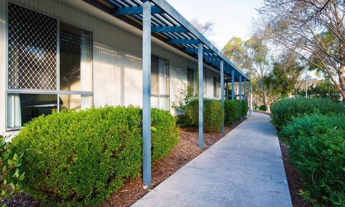 Churchill House | Family-Friendly 5 Bedroom Unit in Serene Churchill Area