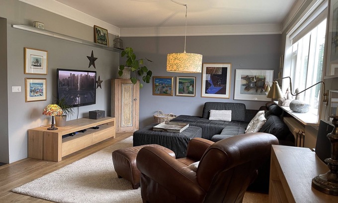 Vesturbær House | Elegant 5 Bedroom Villa in City Centre with Breakfast & Kitchen