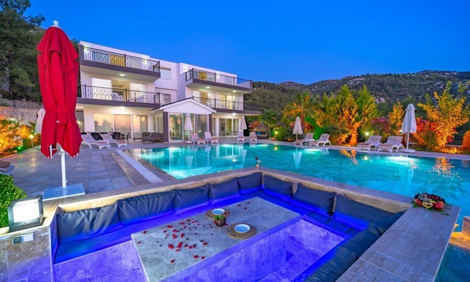 Islamlar Villa | Ideal 5 Bedroom Villa with Pools, Perfect for Large Groups