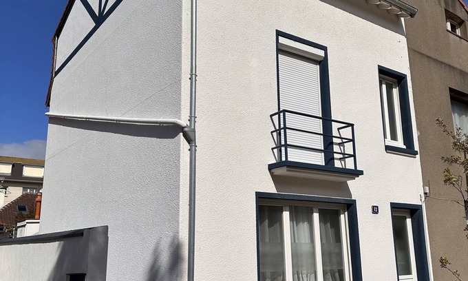 Le Touquet-Paris-Plage Villa | Guest Rated 9.8: 5-Bedroom Villa with Garden in Town Center