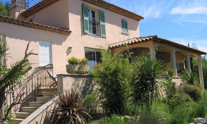 Eguilles House | Relaxing 5-Bedroom Villa with Pool Near Aix en Provence