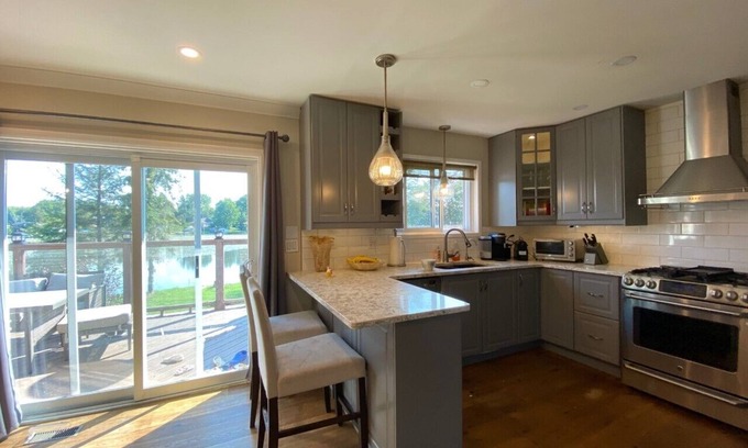 Kawartha Lakes Cottage | Cozy Waterfront Cottage with Pool - Sleeps 10 Comfortably