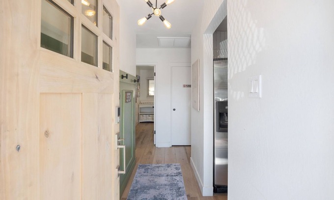 Represa House | 5-bedroom with fun accents and updated decor