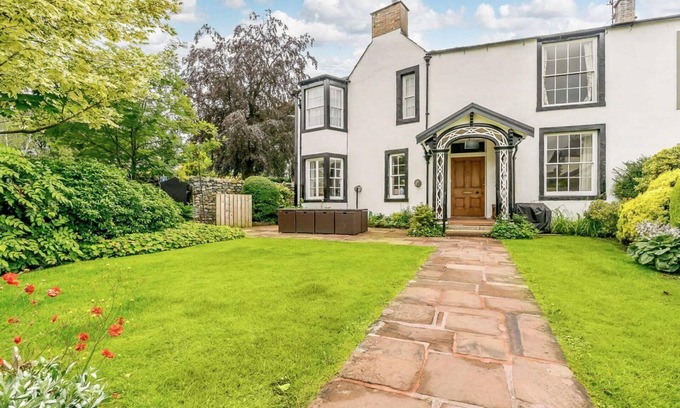 Keswick House | Historic 5-Bedroom Coach House with Private Garden & Pool