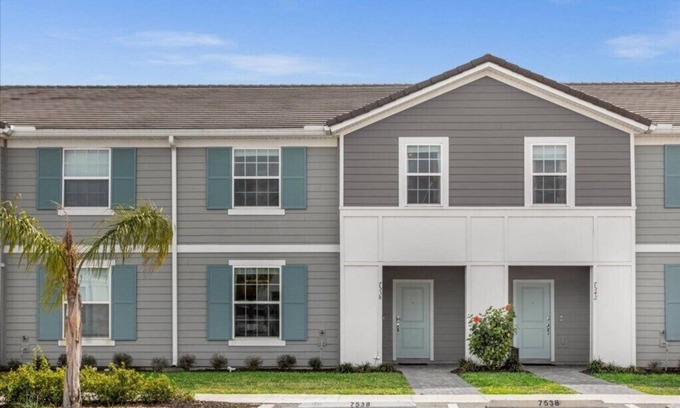 Sunridge Woods House | Spacious 5-Bedroom Retreat with Private Pool & Spa
