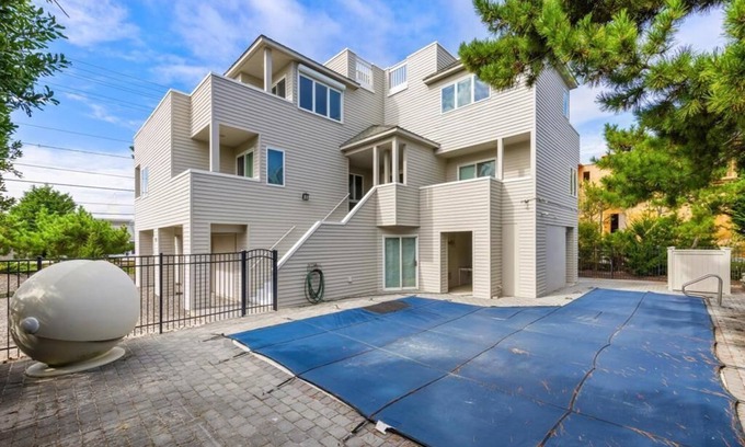 Loveladies House | Five-Bedroom Retreat with Private Pool on Serene Lane