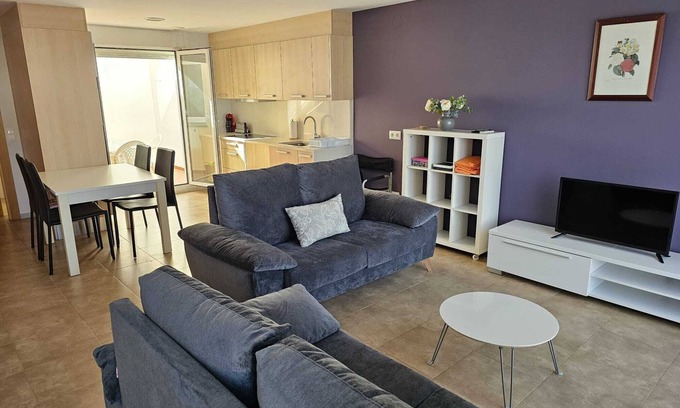 Oliva House | Spacious 5 Bedroom Retreat Just Steps from the Ocean
