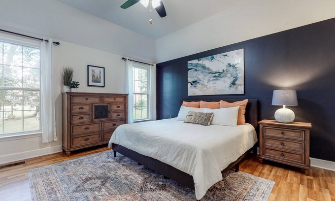 Smyrna House | Family-Friendly Retreat with 5 Beds in Prime Location