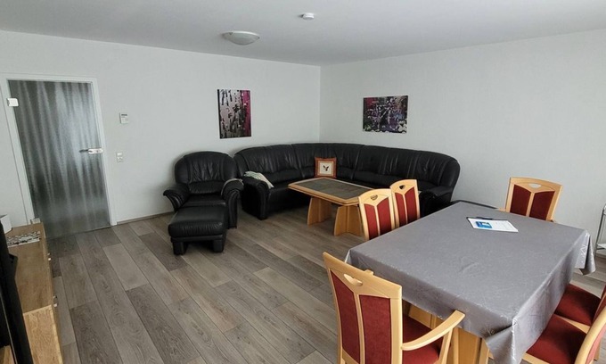 Kommern Apartment | Family-Friendly Eule Apartment with Ocean View & 10/10 Rating