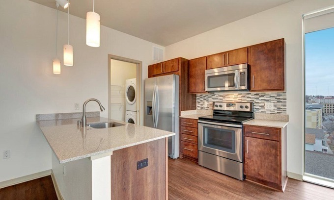 Lower East Side Apartment | Convenient Hotel Near DNC with Secured Entry & Parking