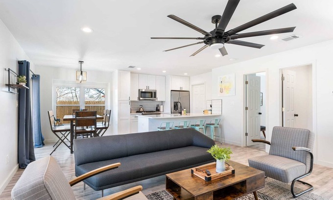 Franklin Park House | Pet-Friendly 5 BR Home Near Downtown - Top Rated & Sleeps 10
