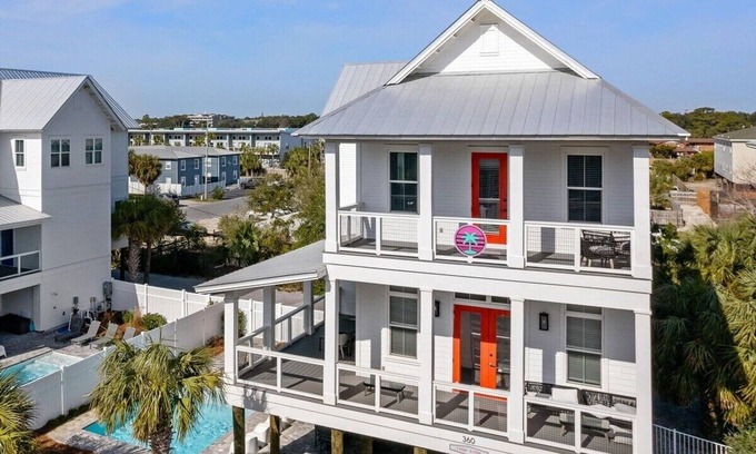 Fort Walton Beach House | Experience 1 Fish 2 Fish on Okaloosa Island - Rated 10/10